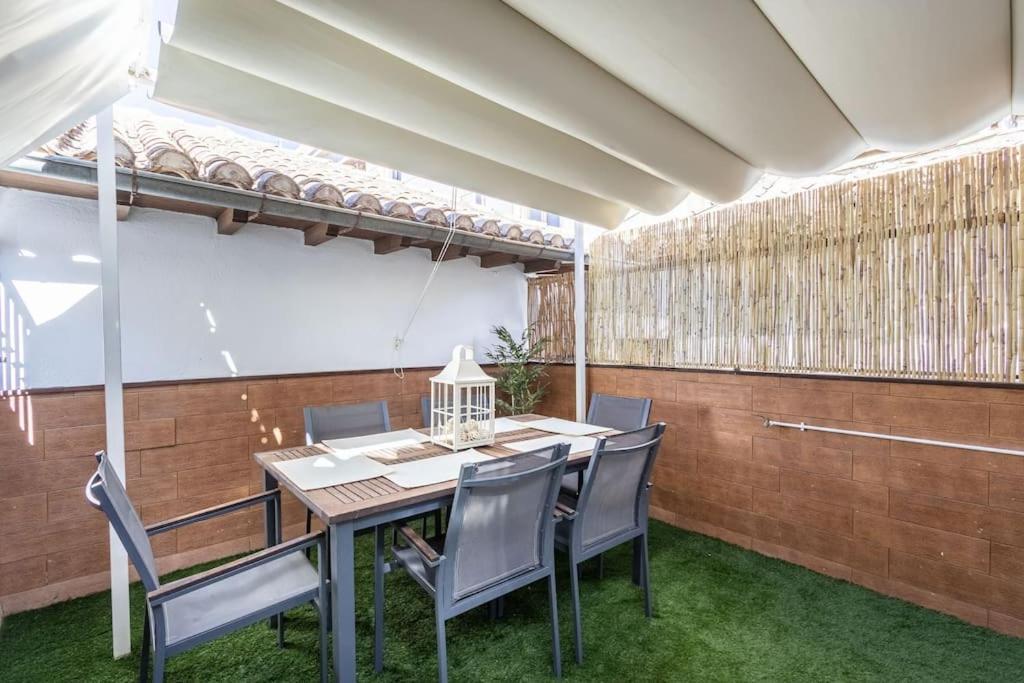Apartamento Con Terraza A 4 Minutos De La Catedral Granada Buitenkant foto