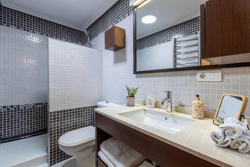 Apartamento Con Terraza A 4 Minutos De La Catedral Granada Buitenkant foto