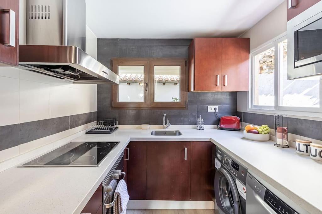 Apartamento Con Terraza A 4 Minutos De La Catedral Granada Buitenkant foto